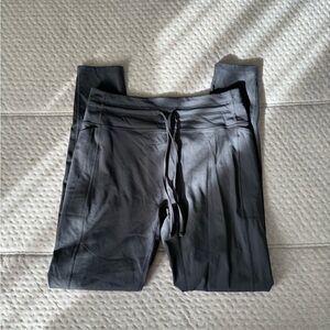 Girlfriend Collective Gray Leggings with pockets and drawstring waist